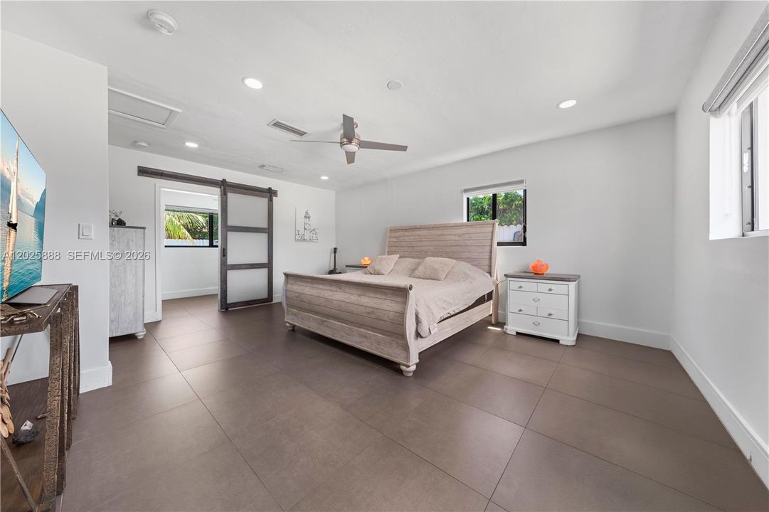 For Sale: $950,000 (3 beds, 2 baths, 1676 Square Feet)