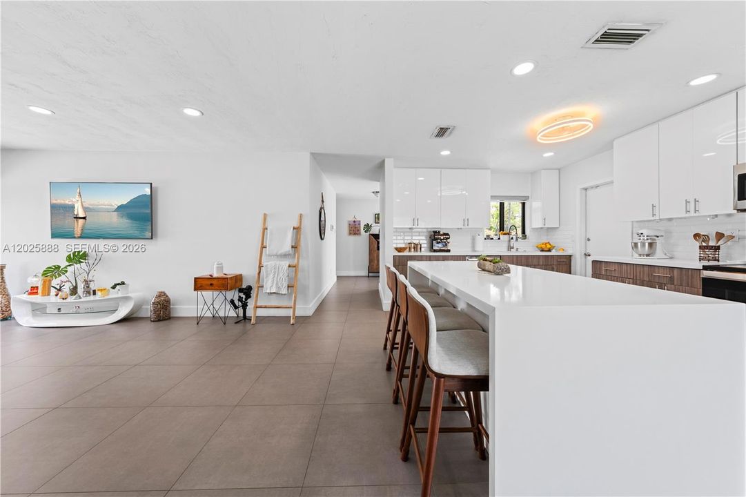 For Sale: $950,000 (3 beds, 2 baths, 1676 Square Feet)