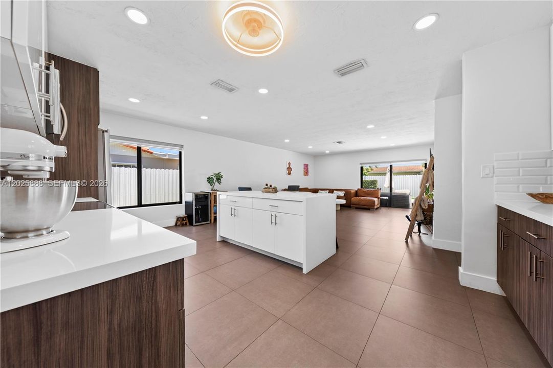 For Sale: $950,000 (3 beds, 2 baths, 1676 Square Feet)