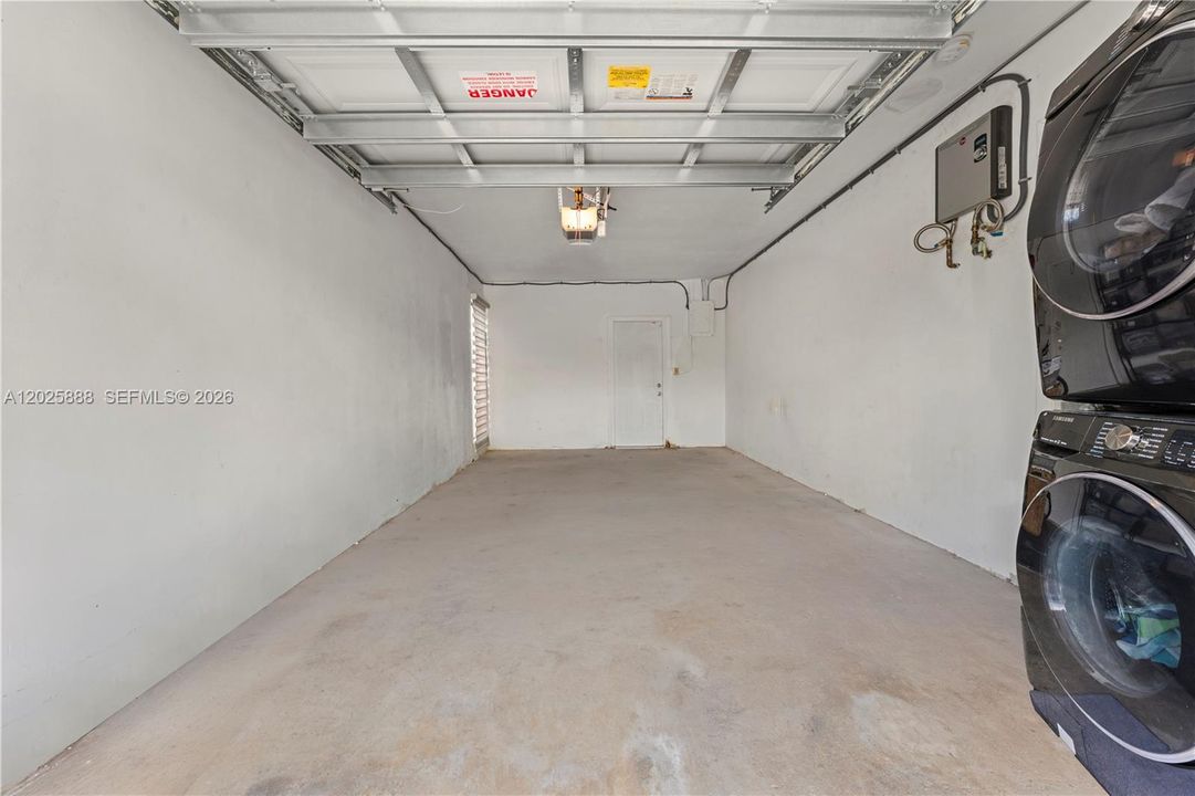 For Sale: $950,000 (3 beds, 2 baths, 1676 Square Feet)