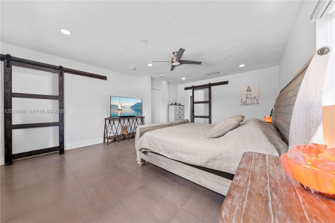 For Sale: $950,000 (3 beds, 2 baths, 1676 Square Feet)