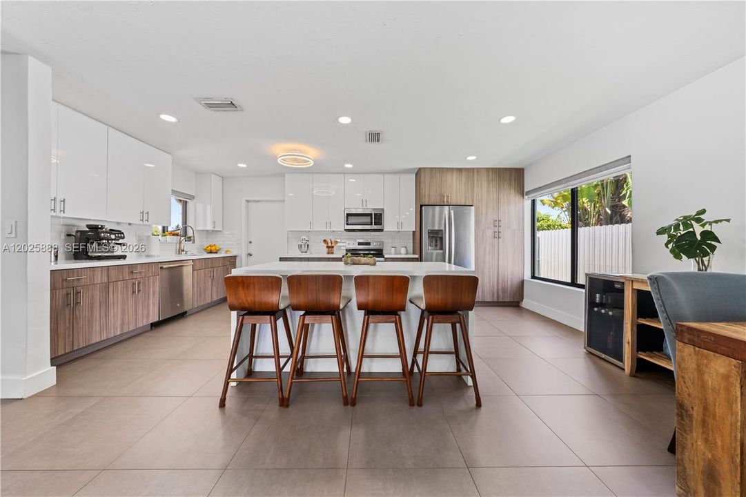 For Sale: $950,000 (3 beds, 2 baths, 1676 Square Feet)