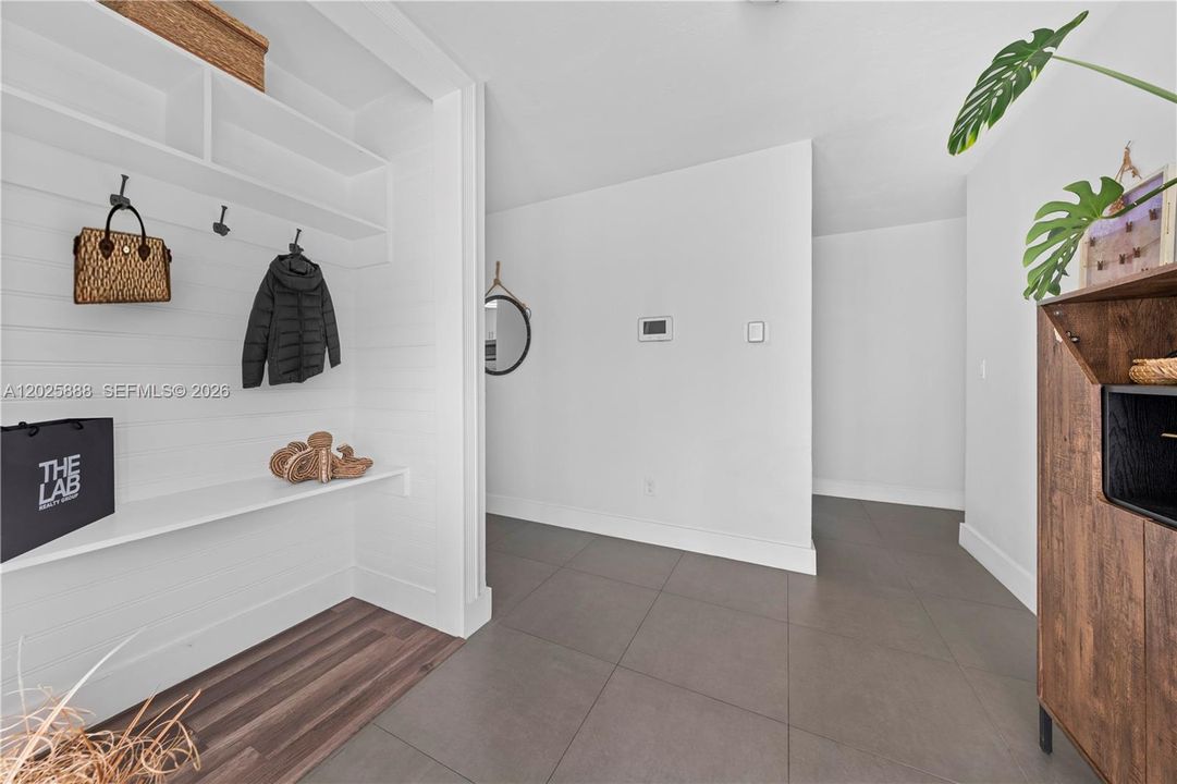 For Sale: $950,000 (3 beds, 2 baths, 1676 Square Feet)