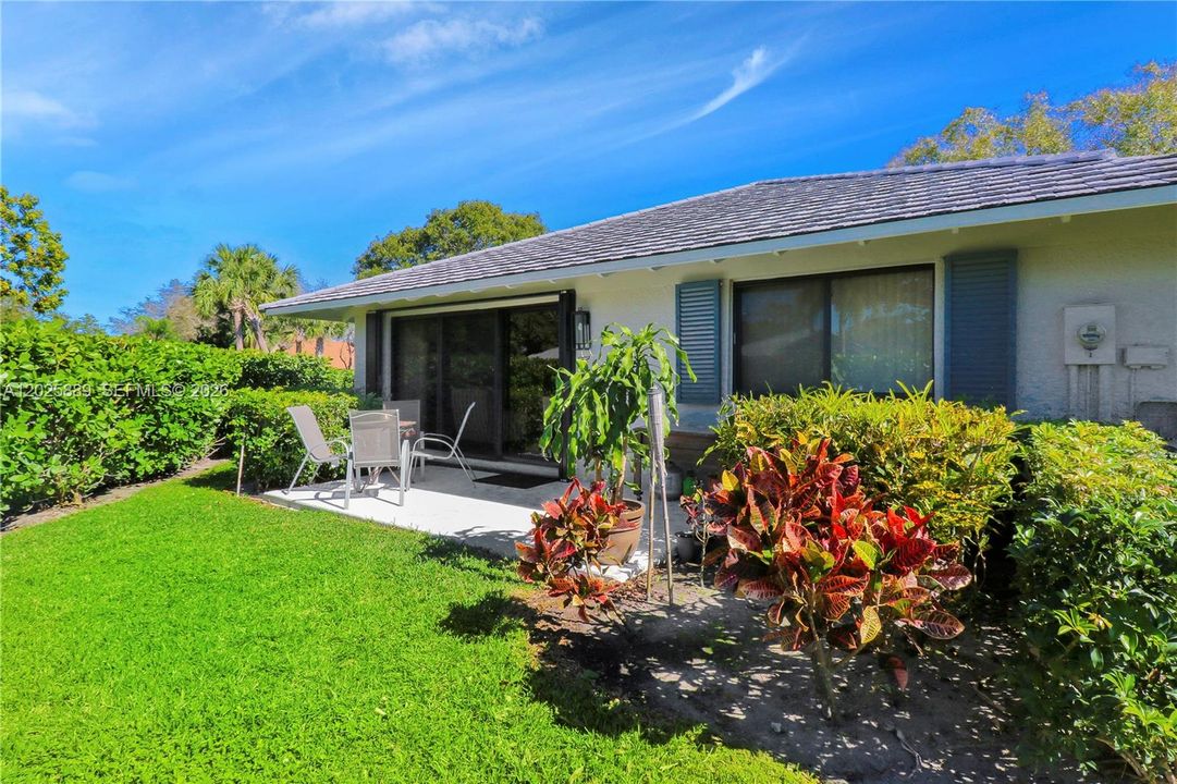 For Rent: $10,000 (2 beds, 2 baths, 1135 Square Feet)