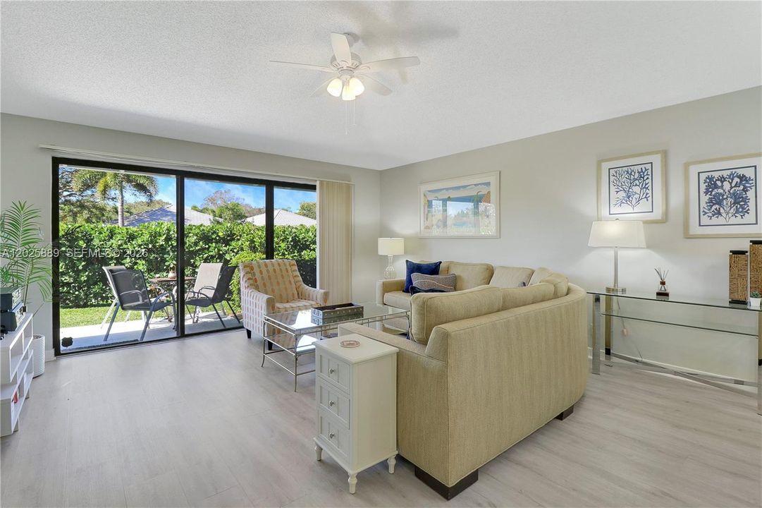 For Rent: $10,000 (2 beds, 2 baths, 1135 Square Feet)