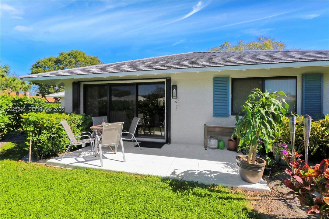 For Rent: $10,000 (2 beds, 2 baths, 1135 Square Feet)