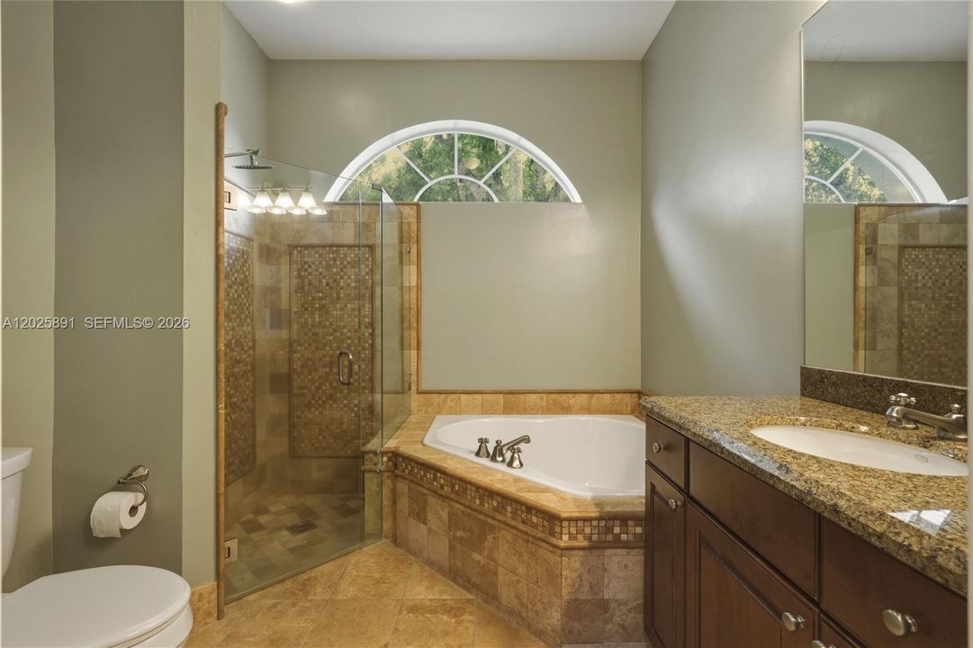 For Sale: $899,000 (5 beds, 2 baths, 2733 Square Feet)