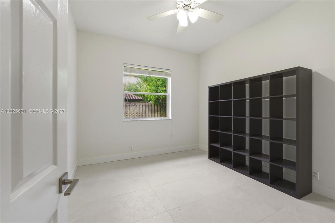 For Sale: $899,000 (5 beds, 2 baths, 2733 Square Feet)