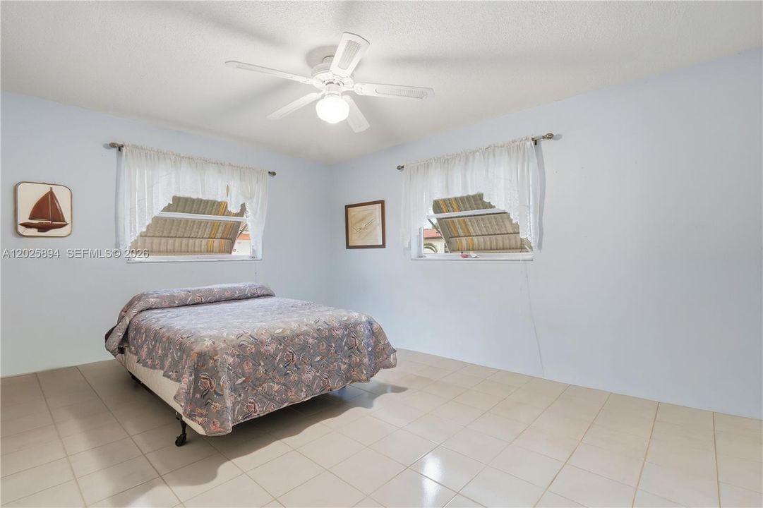 For Sale: $310,000 (2 beds, 2 baths, 1579 Square Feet)