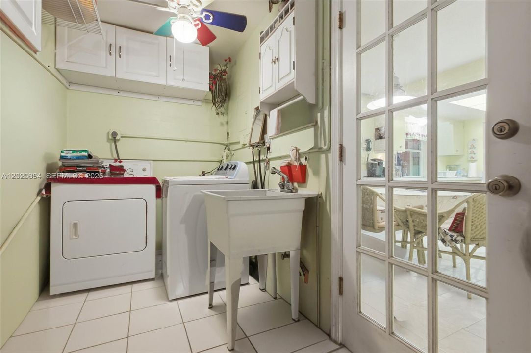 For Sale: $310,000 (2 beds, 2 baths, 1579 Square Feet)