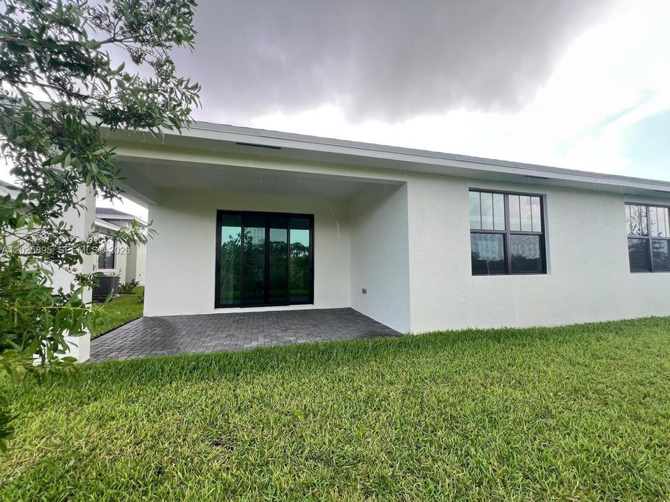 For Rent: $4,500 (3 beds, 2 baths, 1758 Square Feet)