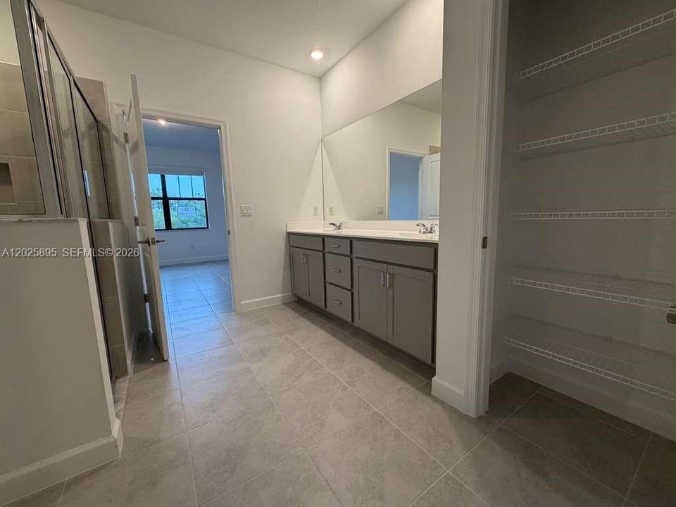 For Rent: $4,500 (3 beds, 2 baths, 1758 Square Feet)