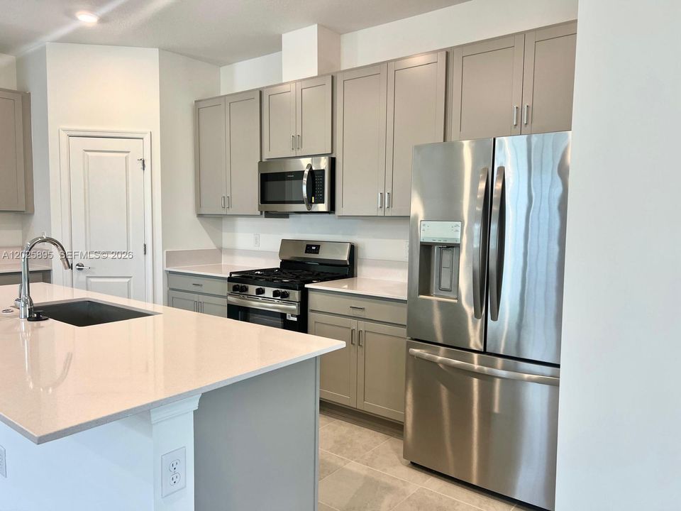 For Rent: $4,500 (3 beds, 2 baths, 1758 Square Feet)