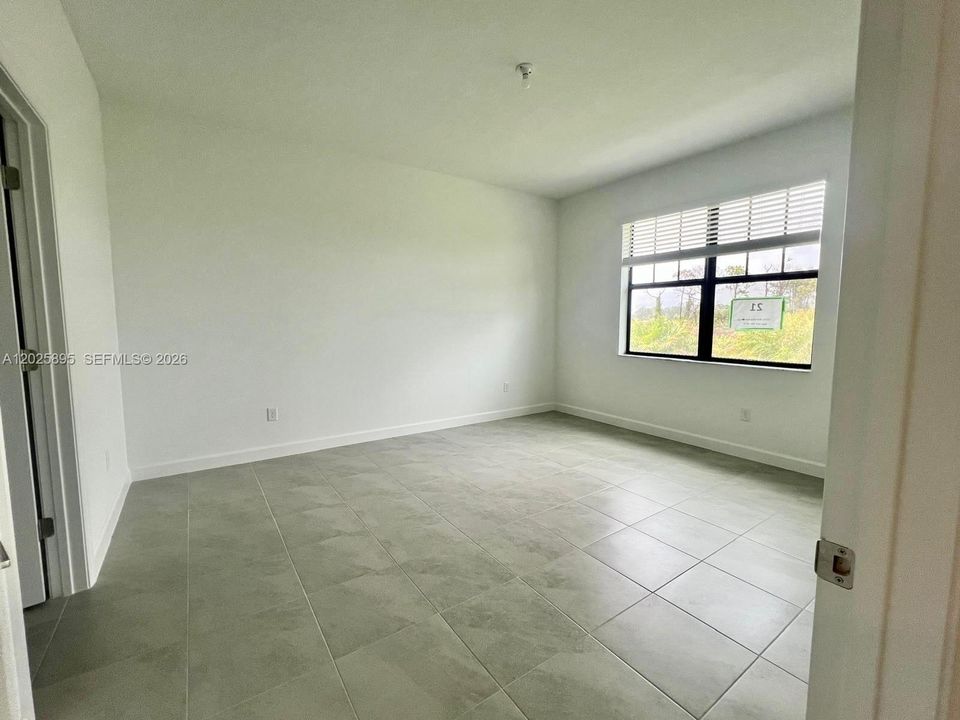For Rent: $4,500 (3 beds, 2 baths, 1758 Square Feet)