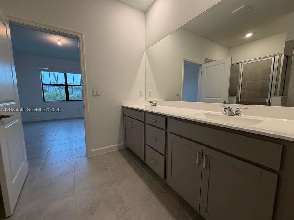 For Rent: $4,500 (3 beds, 2 baths, 1758 Square Feet)