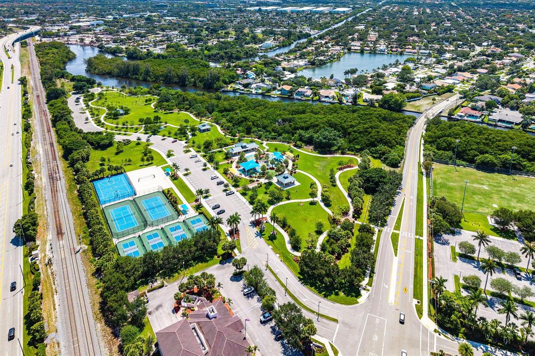 Walk to El Rio Park