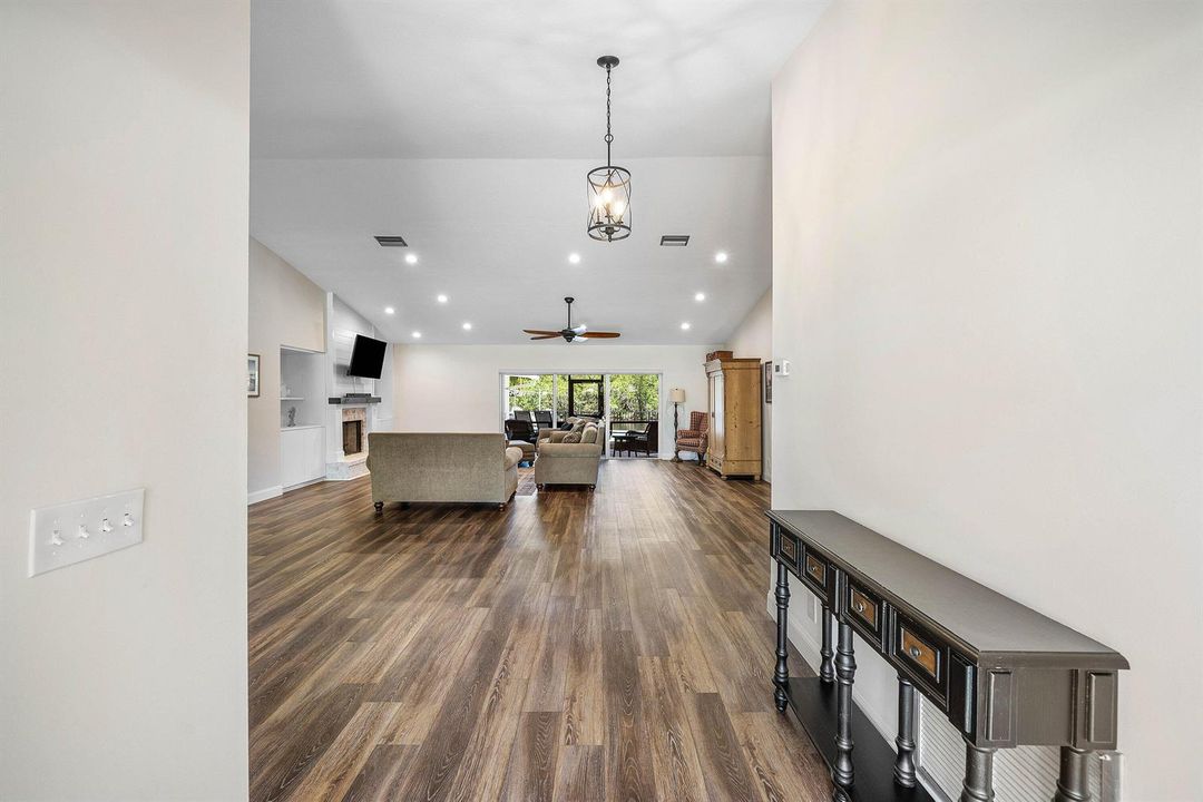 006-763CaminoLakesCircle-BocaRaton-FL-33