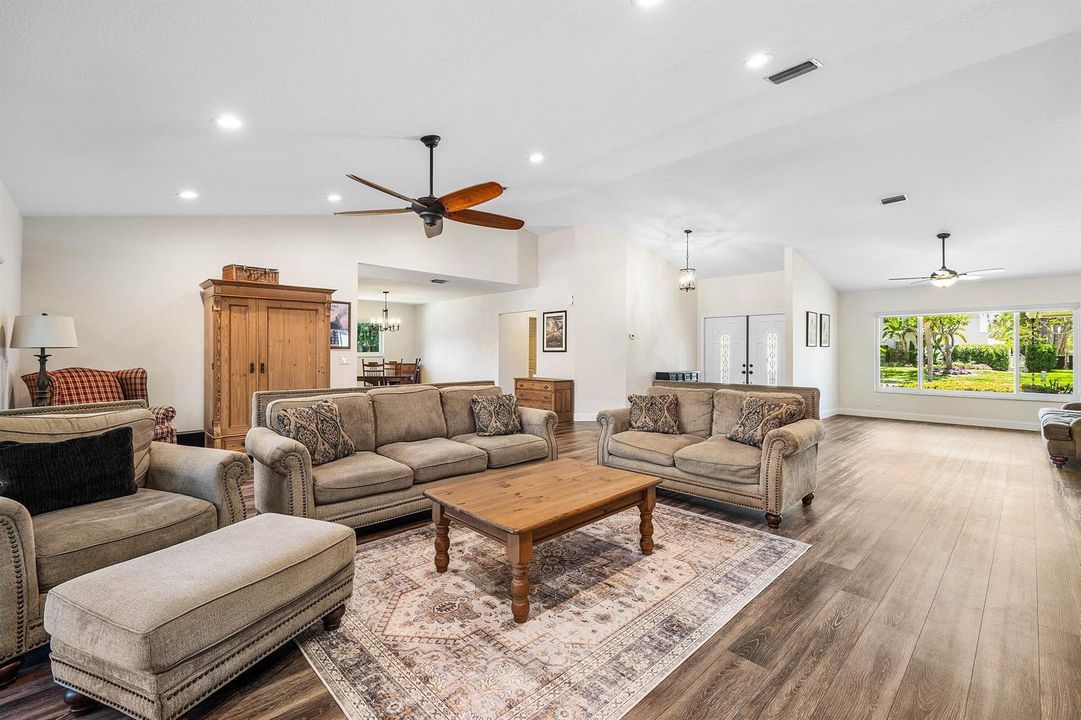 012-763CaminoLakesCircle-BocaRaton-FL-33