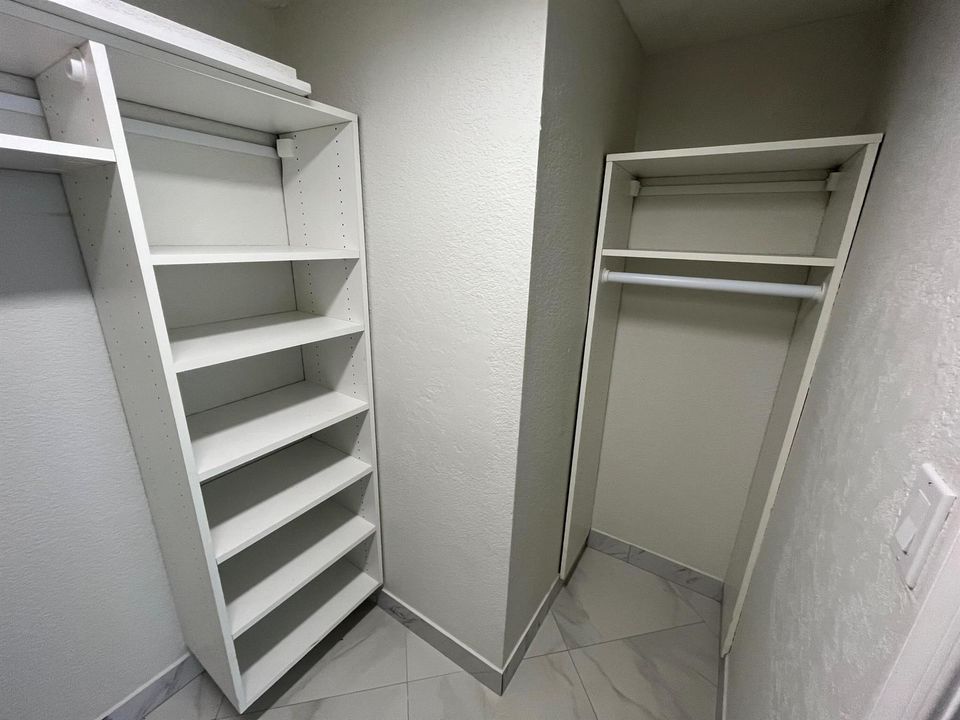 Bedroom 1 Walk-in Closet