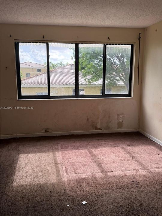 For Sale: $260,000 (3 beds, 2 baths, 1530 Square Feet)