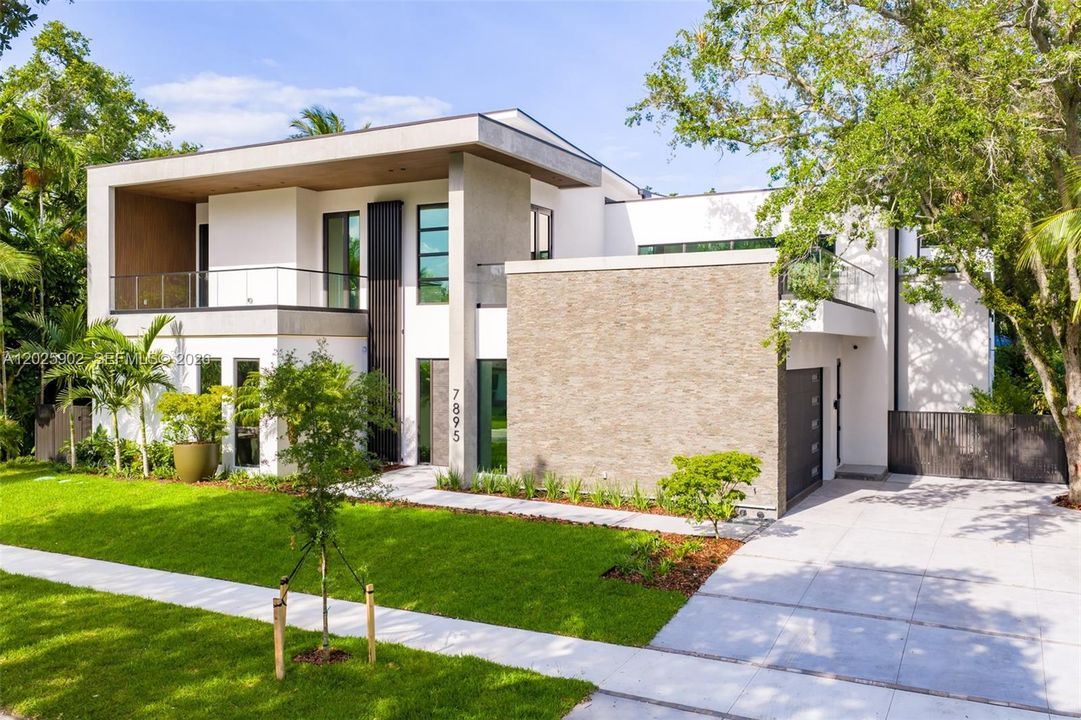 For Sale: $9,625,000 (6 beds, 7 baths, 6377 Square Feet)