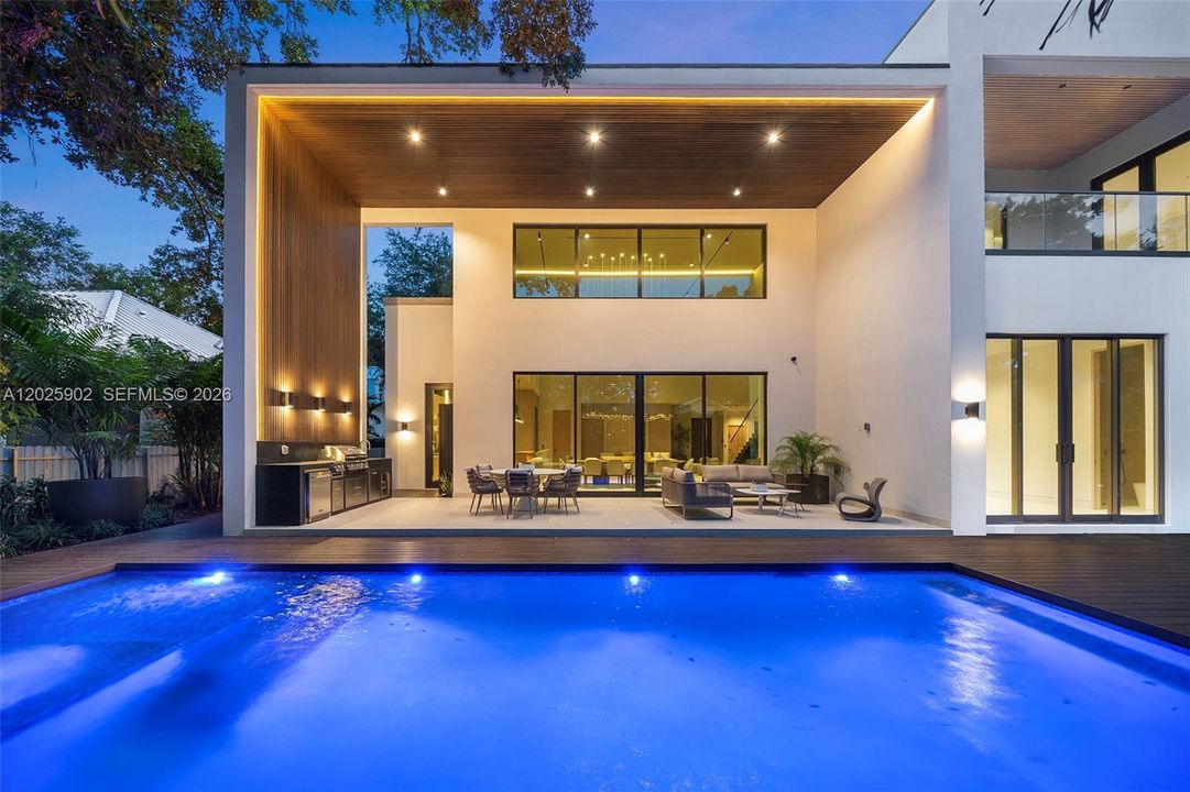 For Sale: $9,625,000 (6 beds, 7 baths, 6377 Square Feet)