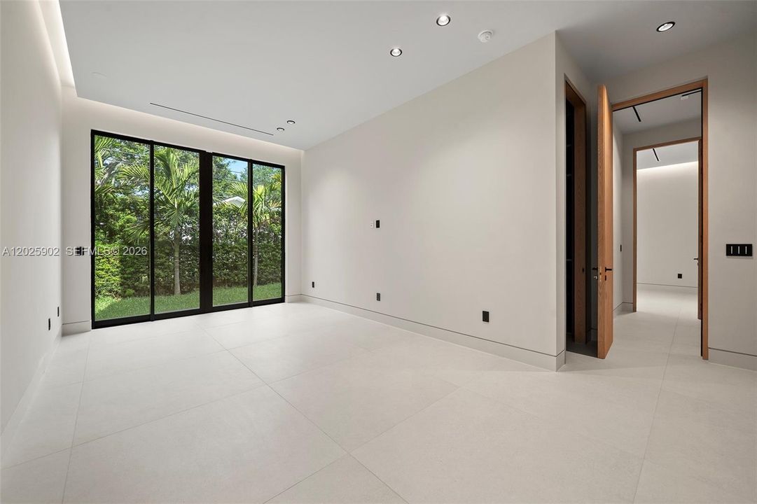 For Sale: $9,625,000 (6 beds, 7 baths, 6377 Square Feet)