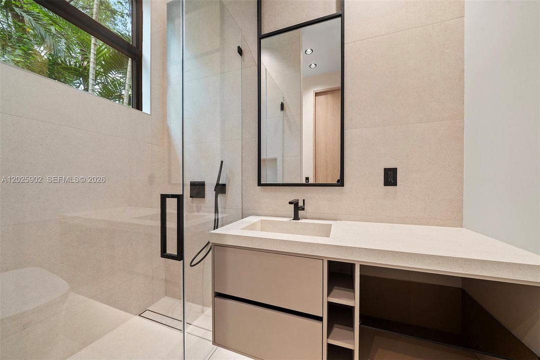 For Sale: $9,625,000 (6 beds, 7 baths, 6377 Square Feet)