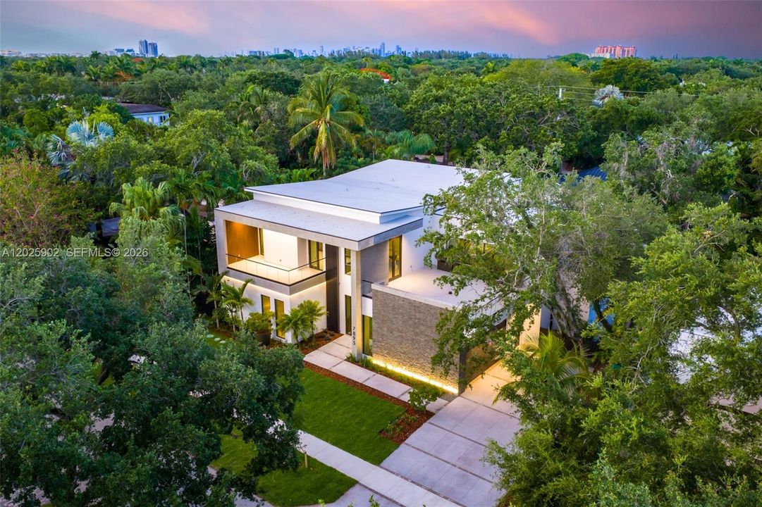 For Sale: $9,625,000 (6 beds, 7 baths, 6377 Square Feet)