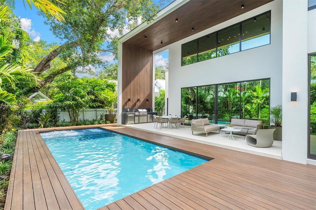 For Sale: $9,625,000 (6 beds, 7 baths, 6377 Square Feet)