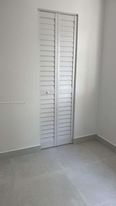For Rent: $2,500 (2 beds, 1 baths, 749 Square Feet)