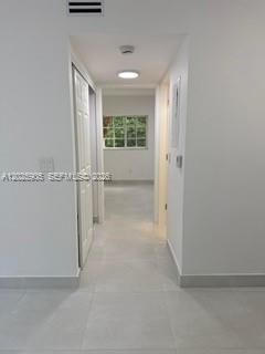 For Rent: $2,500 (2 beds, 1 baths, 749 Square Feet)