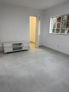 For Rent: $2,500 (2 beds, 1 baths, 749 Square Feet)