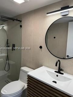 For Rent: $2,500 (2 beds, 1 baths, 749 Square Feet)