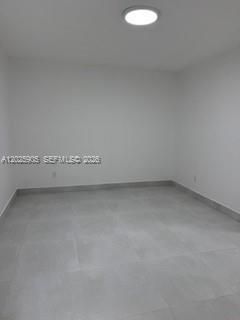 For Rent: $2,500 (2 beds, 1 baths, 749 Square Feet)
