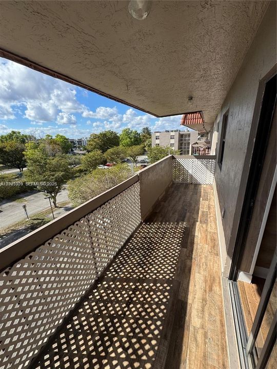 В аренду: $2,300 (2 спален, 2 ванн, 900 Квадратных фут)