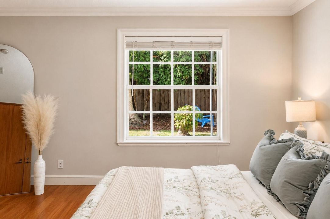 7416 Overlook-20