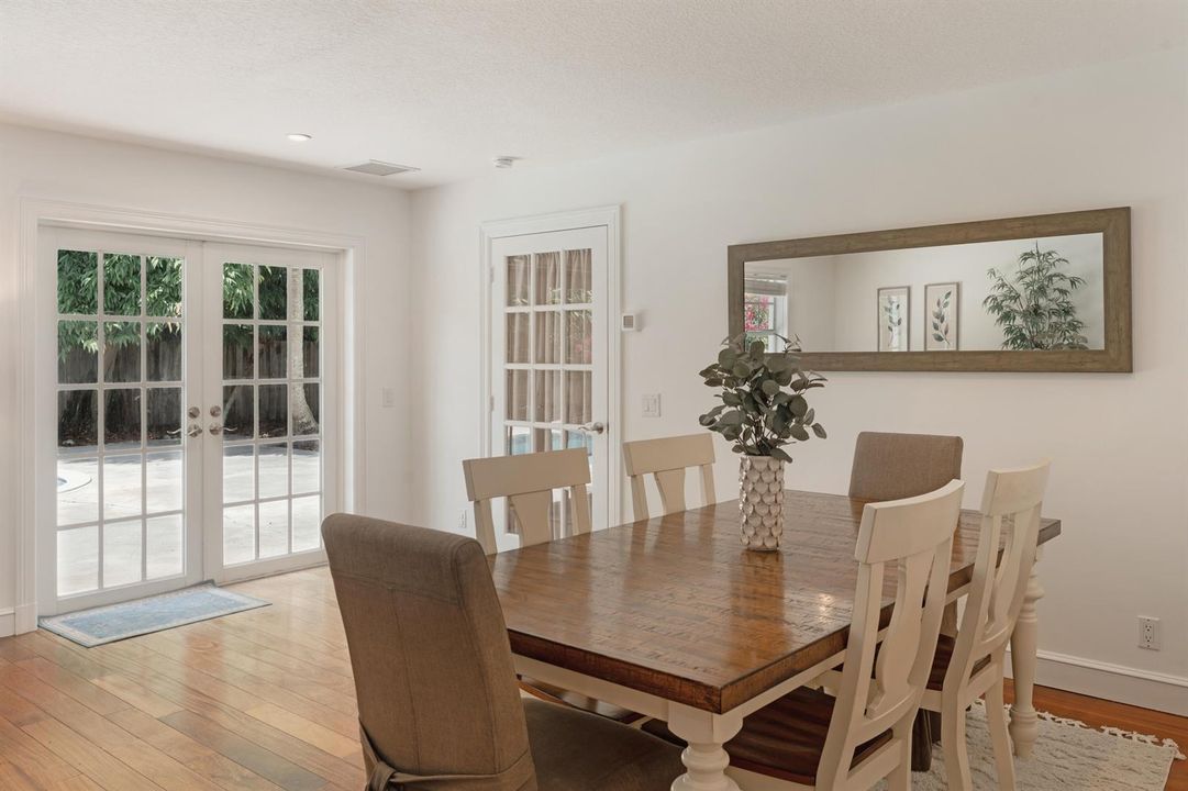 7416 Overlook-16