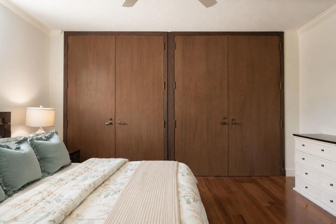 7416 Overlook-43