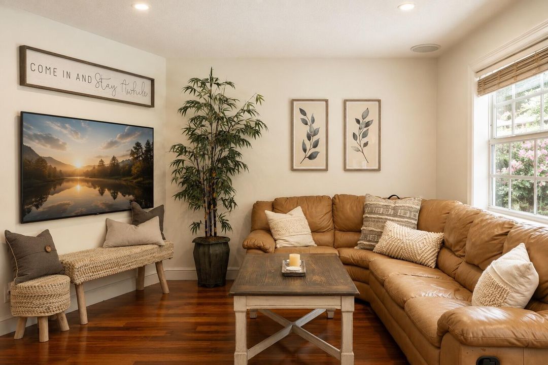 7416 Overlook-44