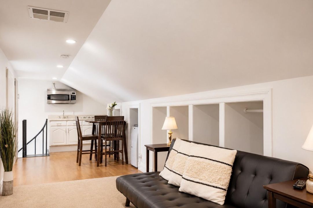 7416 Overlook-25