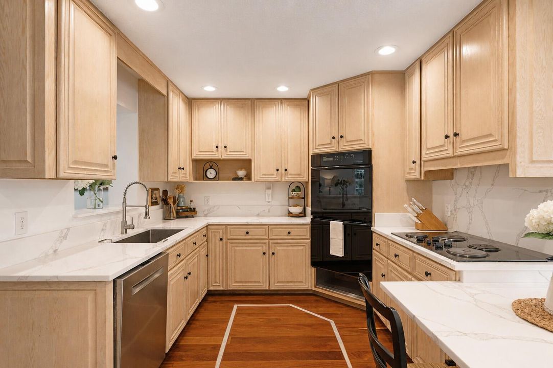 7416 Overlook-12