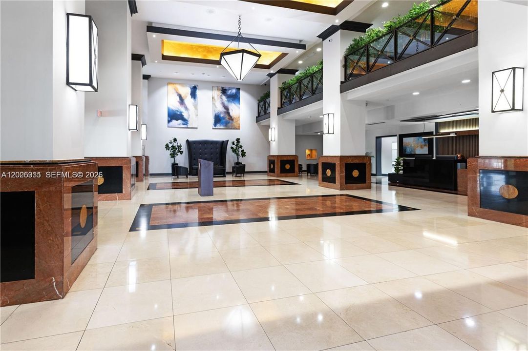 For Sale: $350,000 (1 beds, 1 baths, 860 Square Feet)