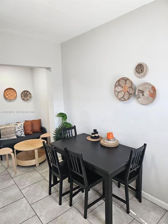 В аренду: $1,850 (2 спален, 1 ванн, 2632 Квадратных фут)