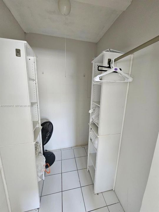 В аренду: $1,850 (2 спален, 1 ванн, 2632 Квадратных фут)