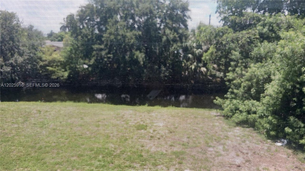 For Rent: $1,975 (2 beds, 1 baths, 944 Square Feet)