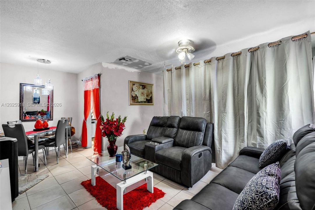For Sale: $380,000 (2 beds, 1 baths, 750 Square Feet)