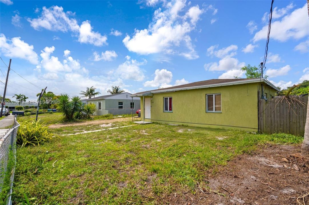 For Sale: $380,000 (2 beds, 1 baths, 750 Square Feet)