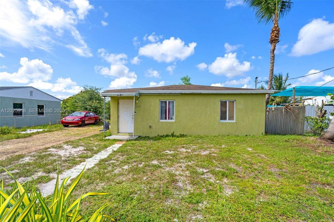 For Sale: $380,000 (2 beds, 1 baths, 750 Square Feet)