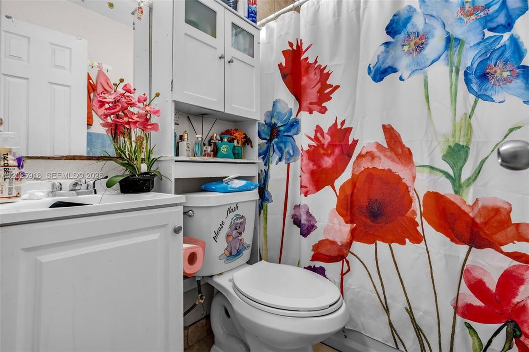 For Sale: $380,000 (2 beds, 1 baths, 750 Square Feet)
